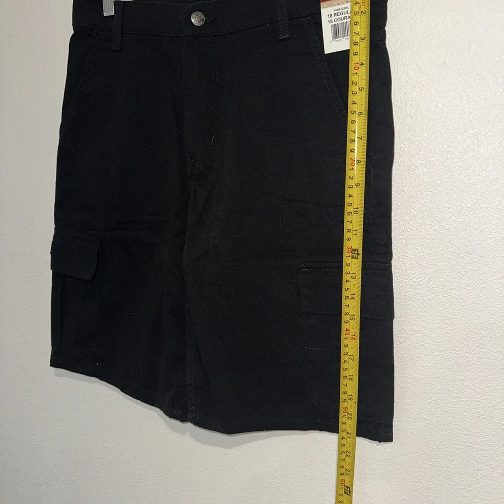 Wrangler Authentic Black Cargo Shorts  Size 18 boys
